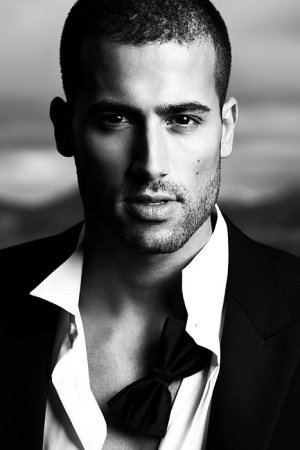 01 - RENATO GABRIEL_Editorial Lúcino Luna RJ 2009.jpg