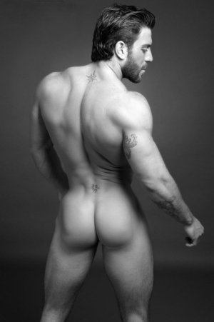 stunninghunk10.jpg