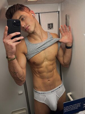 HFTi54RaUAAaApo copy.jpeg