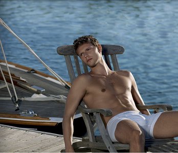 Sasha Knezevic for PerryEllisfragracesKopie2.jpg