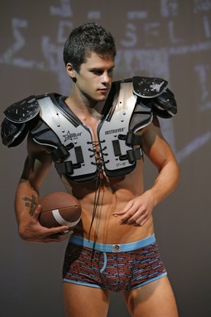 _lb1ayulYag1qcxg .jpg