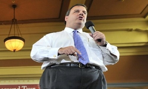 500x_chrischristie_jacketless_ap.jpg