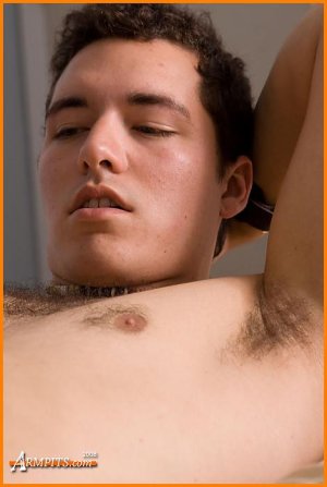 Armpits-Tommy102.jpg