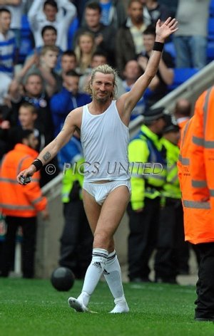 RobbieSavage104.jpg