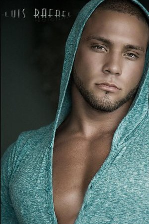 Steven Tavarez 11.jpg