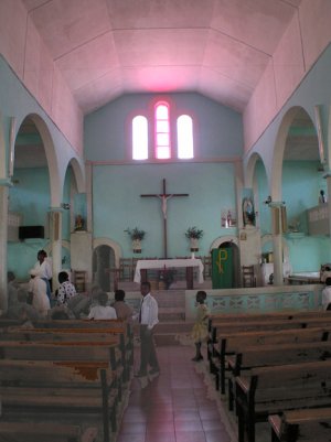 004_CHURCH_ALTAR.jpg