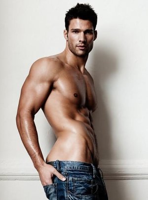 Aaron O'Conell by Gregory Vaughan 2.jpg