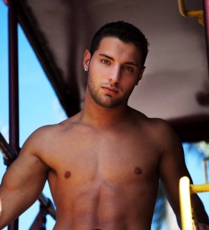 Dustin J Bouchard 04.jpg