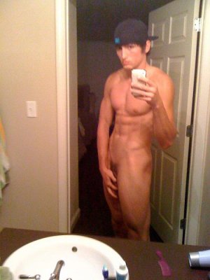 fit-lad-devin-naked-smooth-dude-2.jpg