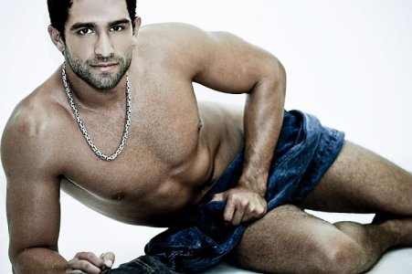 jonathan-3 by yuri graneiro.jpg