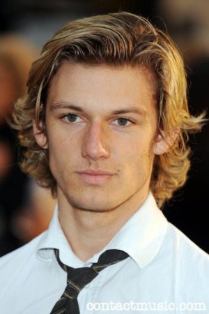 alex_pettyfer_2079110.jpg
