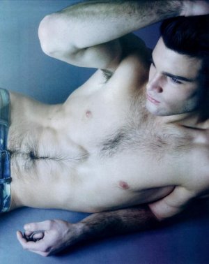 florian-bourdila-model-shirtless-12132010-03.jpg