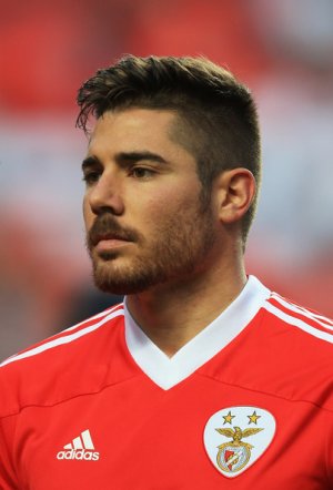 Javi+Garcia+SL+Benfica+v+Chelsea+UEFA+Champions+afRh3cXJTFdl.jpg