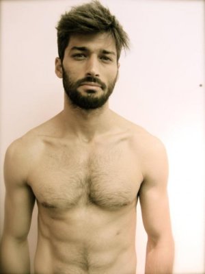 alexis-papas-male-model-shirtless-09172011-24.jpg