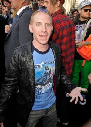 Seth-at-the-Star-Trek-premiere-seth-green-6022142-610-848.jpg Seth-at-the-Star-Trek-premiere-seth-green-6022142-610-848.jpg