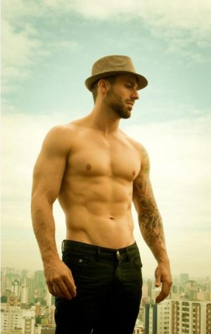 Bruno Nicolato 306952_382887561768992_2019368900_n.jpg