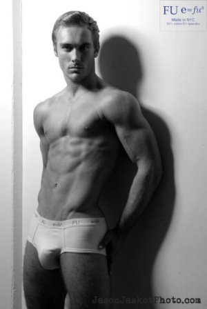 Greg Petersen tumblr_mayw0t05HT1qe6n3oo1_500.jpg