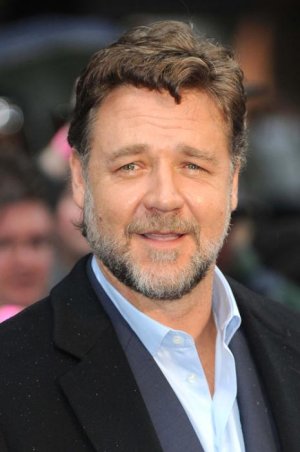 Russell+Crowe+Man+of+Steel+UK+Premier+4.jpg