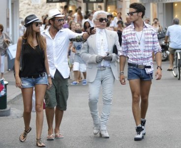 Karl+Lagerfeld+Out+St+Tropez+sYPiH7n2ajHl.jpg