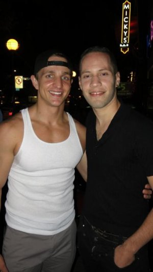 BS15NDlCQAA6f3C.jpg BS15NDlCQAA6f3C.jpg