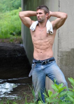 Gabe Ondrey 577576_348083775263266_1191125826_n.jpg