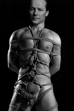 iain glenn bondage.jpg