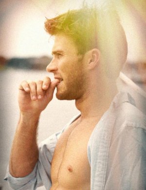 800x1040xscott-eastwood-more-0008.jpg.pagespeed.ic.YH9ug-YH-7.jpg