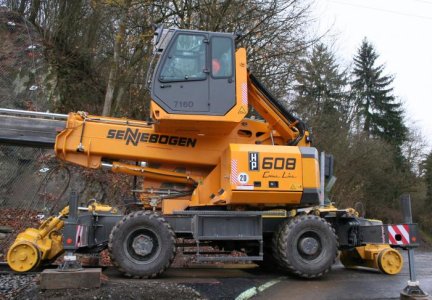 Sennebogen_608_Multicrane_HuP_2_01.jpg