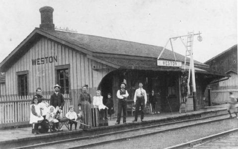 Weston,_Ontario,_GTR_train_station_--_1900.jpg