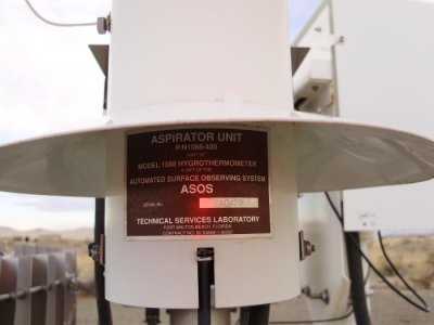 2011-12-30_Winnemucca_Airport_ASOS_HO-1088_hygrothermometer_label.jpg
