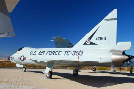 DSC_1511 TF-102A 54-1353 left rear l.jpg