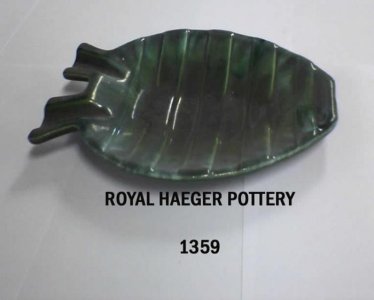 24Royal Haeger Pottery 1359 (copy) copy_jpg.jpg