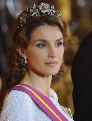 tiara-floral---a.jpg tiara-floral---a.jpg