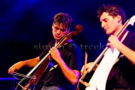 2Cellos2.jpg 2Cellos2.jpg