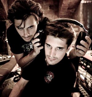 2Cellos10.jpg 2Cellos10.jpg