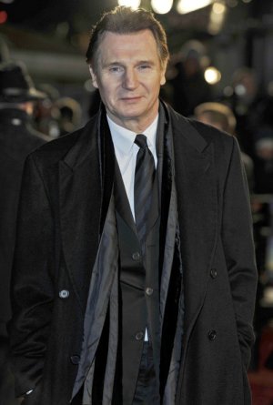 Liam+Neeson+Chronicles+Narnia+London+Premiere+FiI_1EXdP22l.jpg