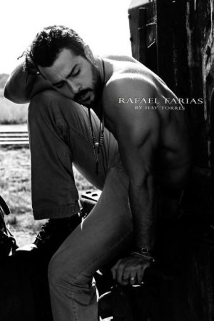 Rafael-Farias-Hot-Brazilian-Model-Tápoha-Burbujas-De-Deseo-012.jpg