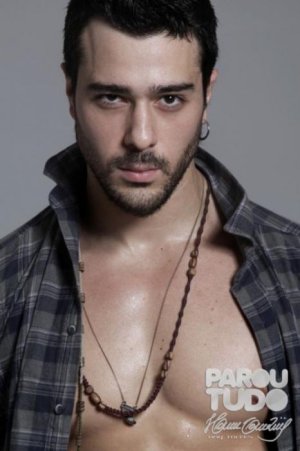 Rafael-Farias-Sexy-Brazilian-Hunk-Burbujas-De-Deseo-02.jpg