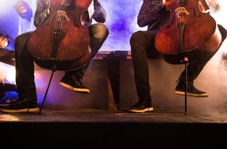 2Cellos Feet.jpg