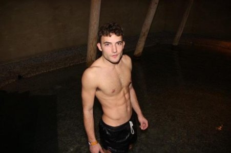 Andrea Ravieli 64973_380822418613366_1169846343_n.jpg