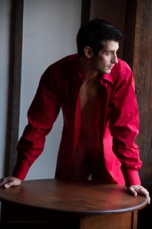 Dustin Froehlich.jpg