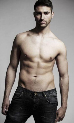 Damian Galbis by Adolfo López 9711_167433130078556_2056767599_n.jpg