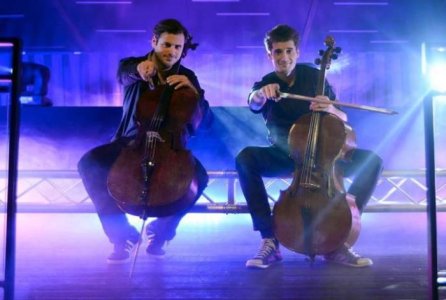 2Cellos 150105-1.jpg