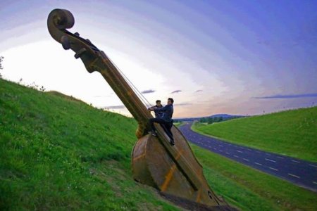 Giant Cello.jpg