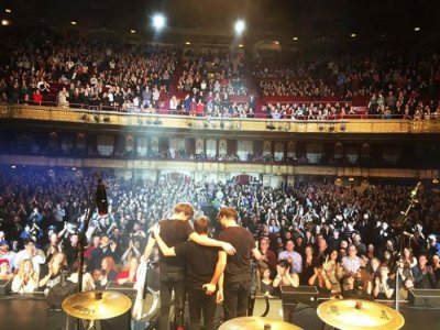 2Cellos 150221-2.jpg