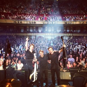 2Cellos 150221-3.jpg