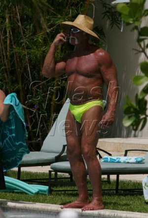hulk-hogan-speedo-02.jpg