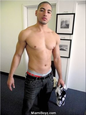 miami_boyz-latin_hunk_fernando_5_20417_2.jpg