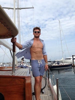 Scott-Eastwood-01.jpg