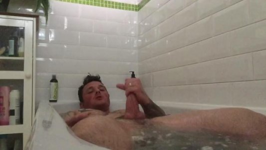 Seth Strong Bath Wank_6 Sep 2015 18.31.59.jpg